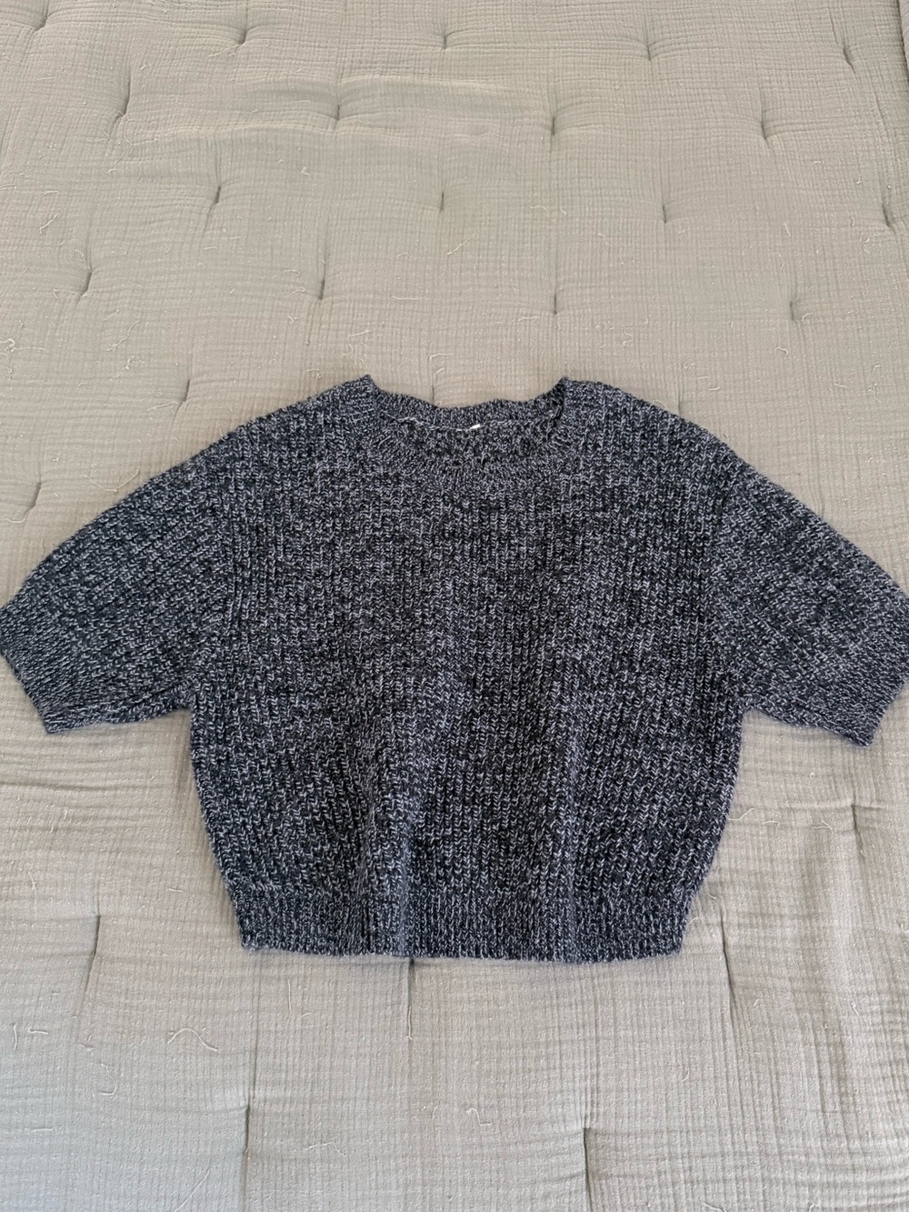 alo - Cropped Short-Sleeve Knit Sweater - black/grey/white